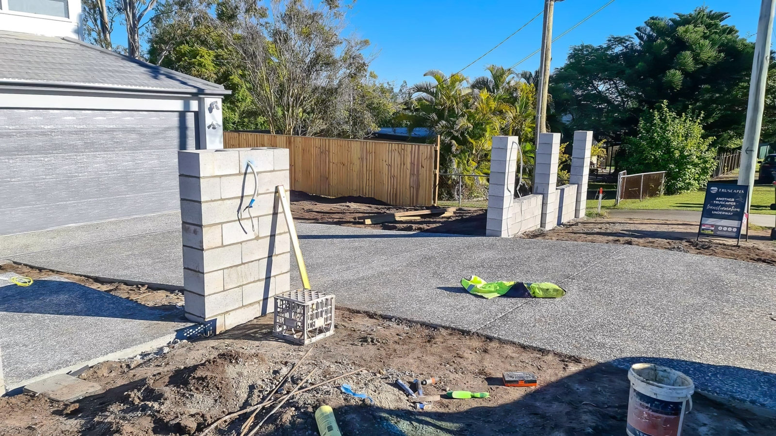 received_1098358890680897-gigapixel